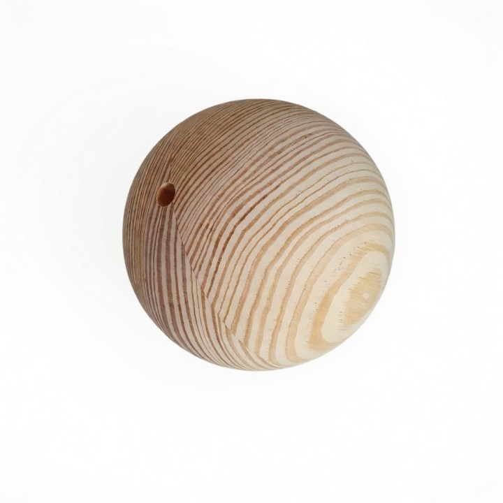 Wooden Pine Ball Diameter 100mm with a hole